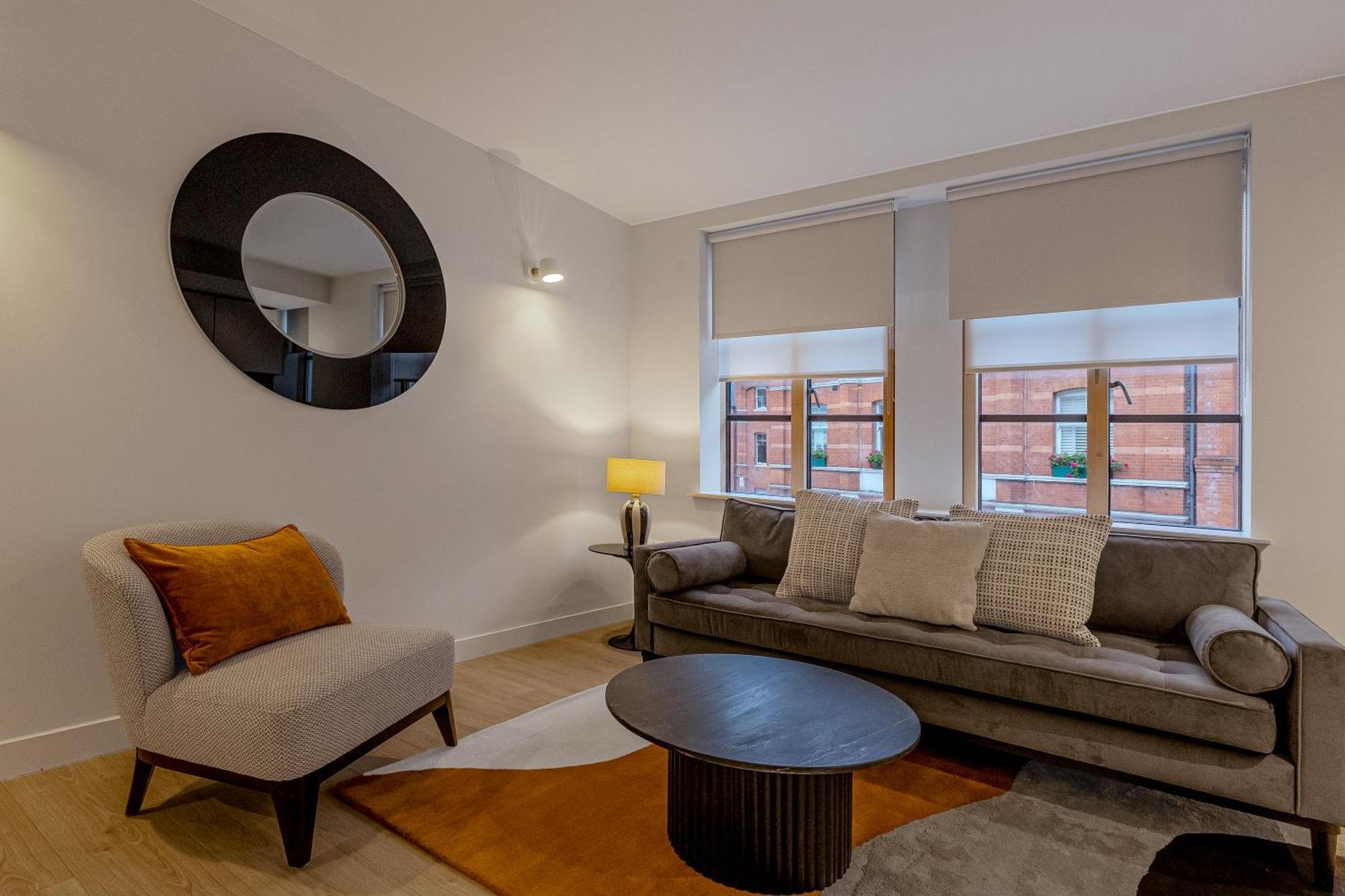 Central Servised Apartments On Artillery Lane Londen Buitenkant foto