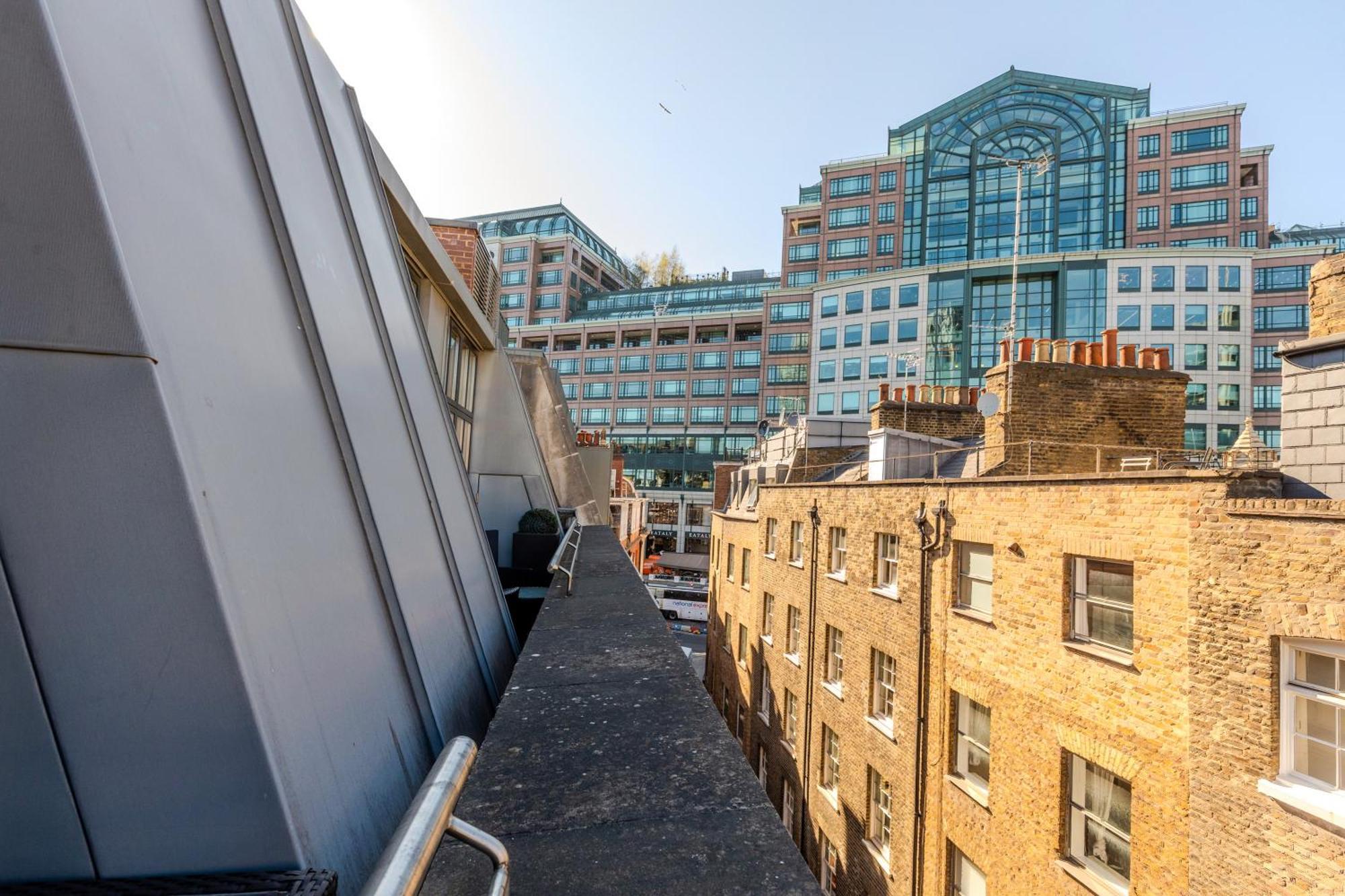 Central Servised Apartments On Artillery Lane Londen Buitenkant foto