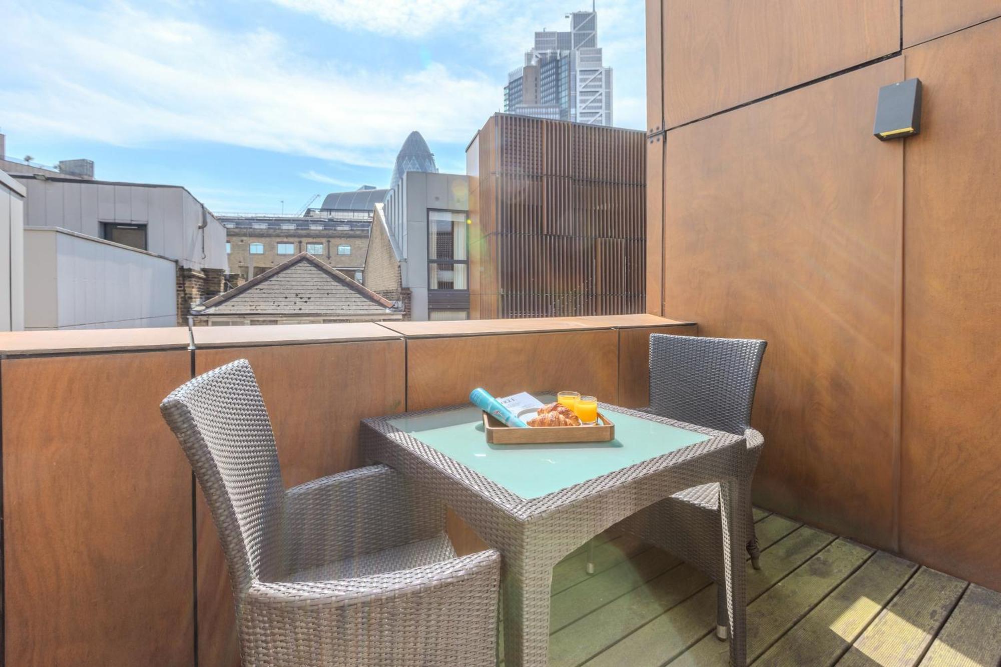 Central Servised Apartments On Artillery Lane Londen Buitenkant foto