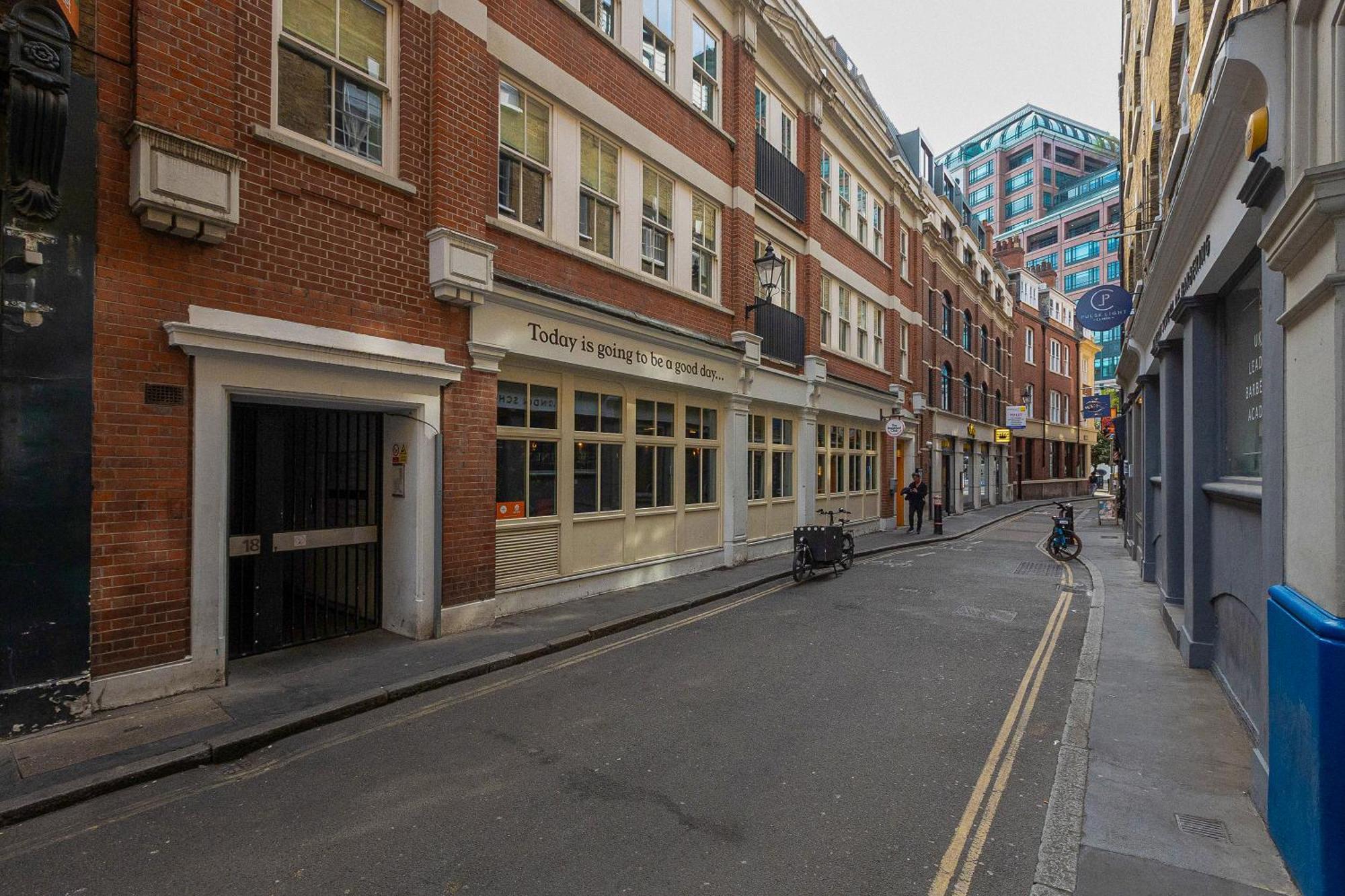 Central Servised Apartments On Artillery Lane Londen Buitenkant foto