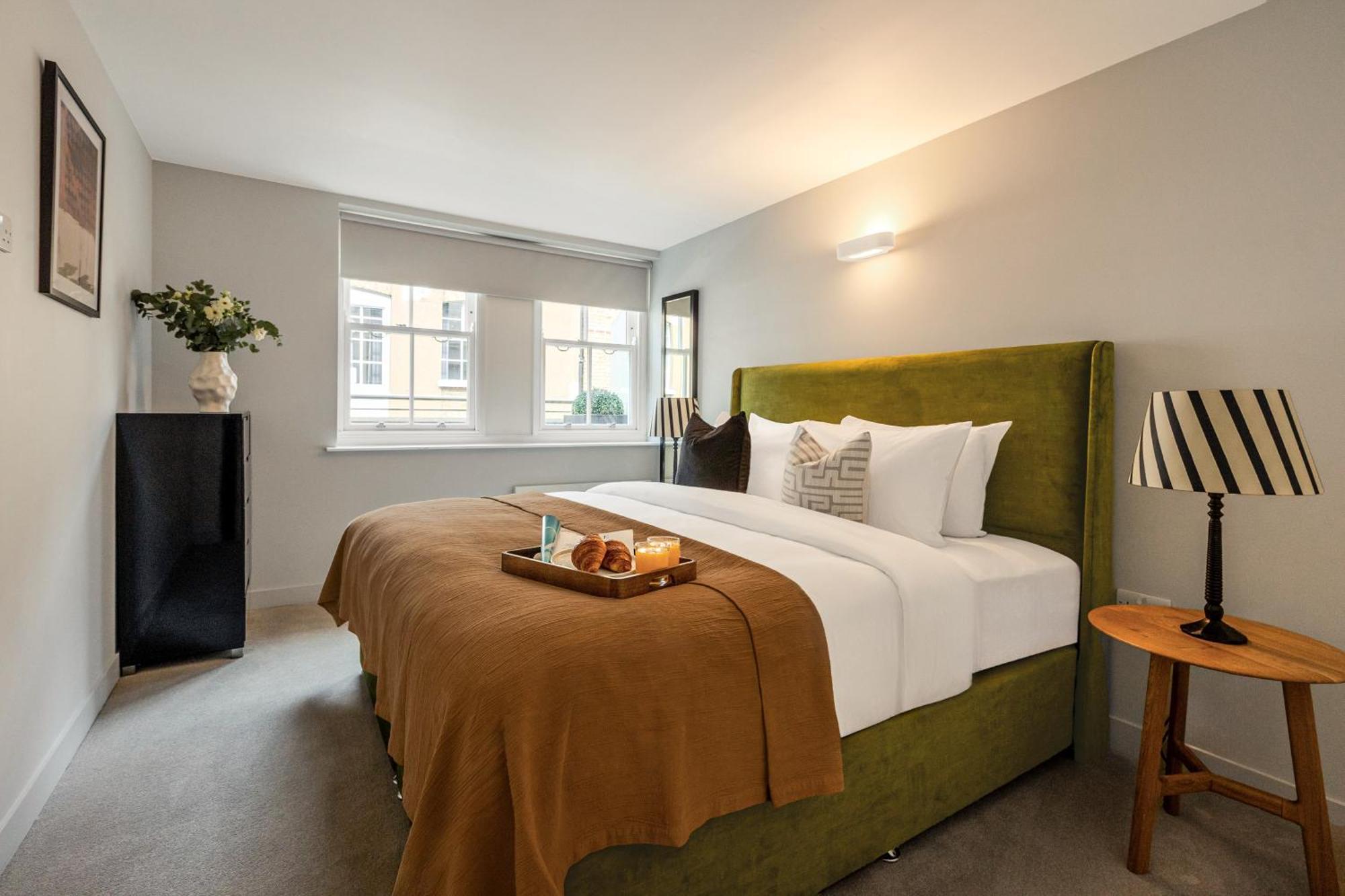 Central Servised Apartments On Artillery Lane Londen Buitenkant foto